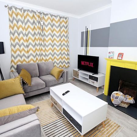 3-Bed House With Parking Near London O2 아파트 외부 사진